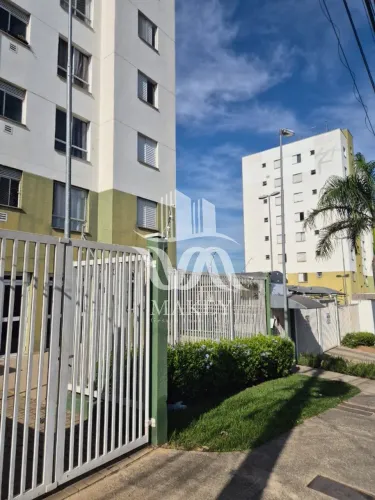 Aceita financiamento. Apartamento de 2 dormitórios com sala ampla e elevador, 58m² no Cond
