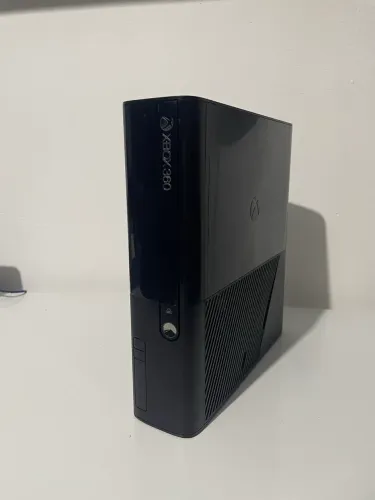 Xbox 360 super slim - Luz vermelha 