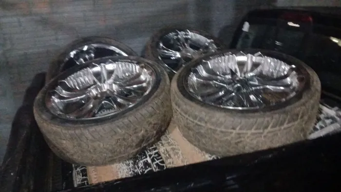 Rodas 22 com pneus