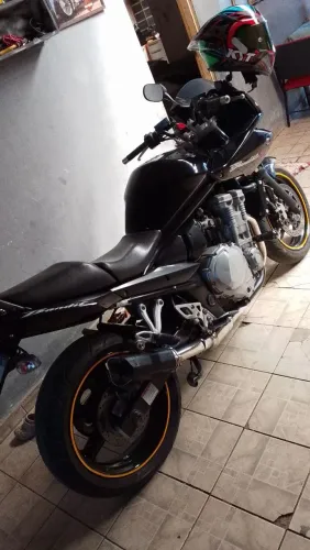 Suzuki Bandit 650s 2009/10 em dias só transferir, aceito trocas carro, ou moto 