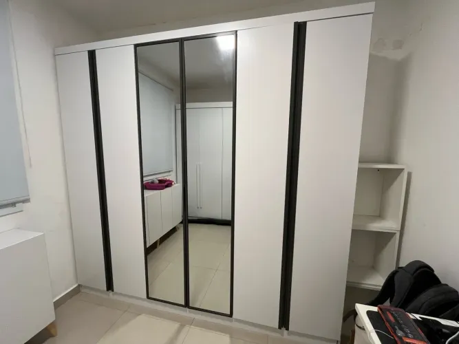Guarda Roupa - 6 portas