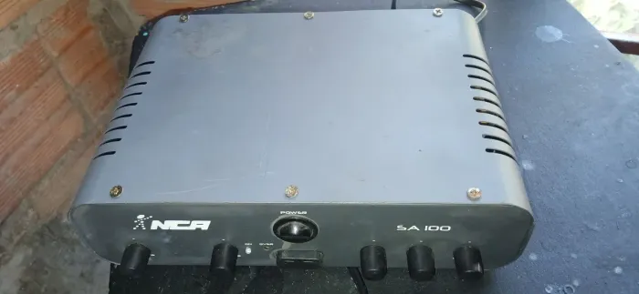 Amplificador ta semi novo mas parou de funcionar