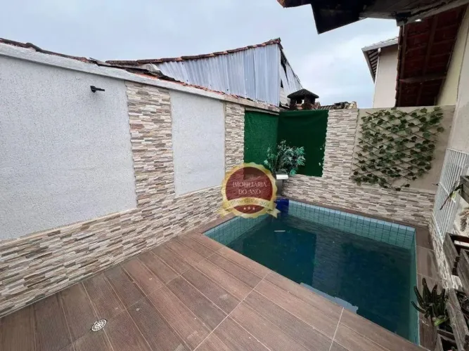 Casa Reformada com Piscina à Venda no Maracanã - Praia Grande/SP