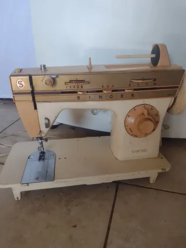 Máquina de costura 