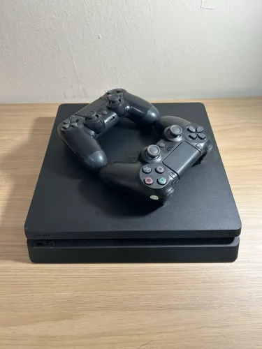 PS4 Slim 1TB - funcionando tudo