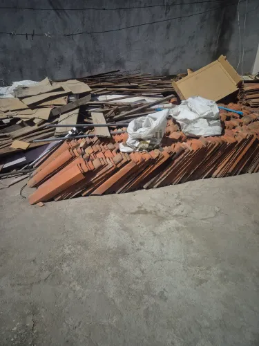 SOBRA DE OBRAS TELHAS E TIJOLOS