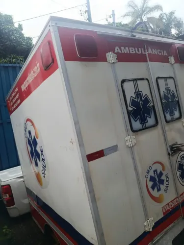 Carroceria baú ambulância para veículo S10