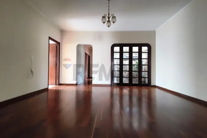 casa a venda com 4 quartos sendo 1 na edícula, garagem coberta, 599 mil -Itapira