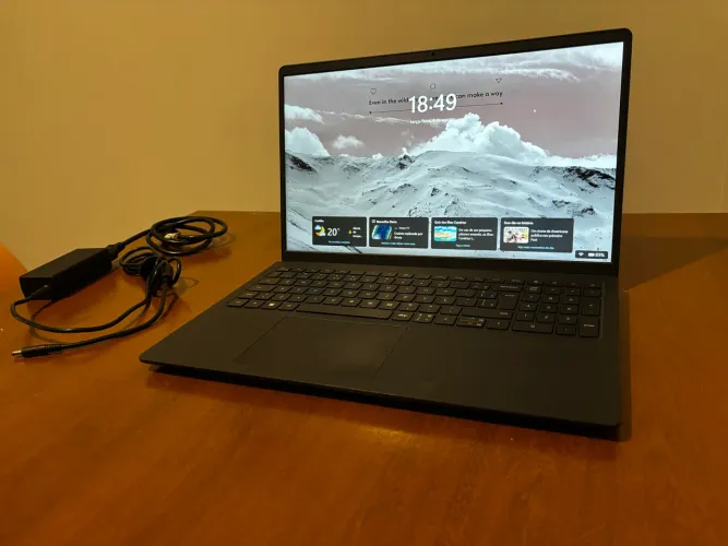 Dell Inspiron 15 3520 12 Geração i5-1235U