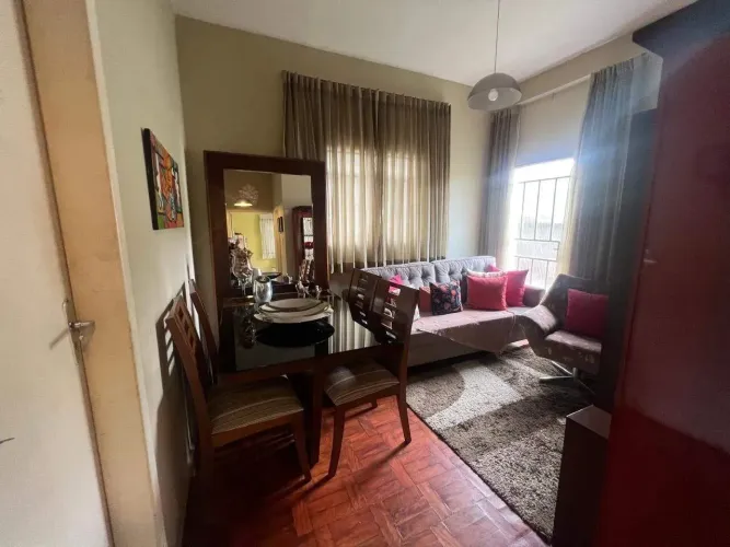 Casa à venda no Barreiro (BH)  3 quartos, frente, 156 m² úteis