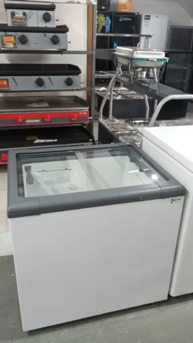 NZ. Freezer horizontal 200 litros tampa de vidro Gelopar