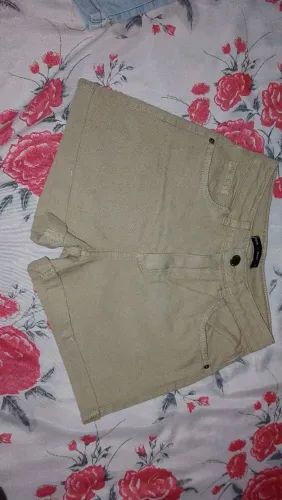 Vende se short tamanho 16 feminino infantil juvenil novo