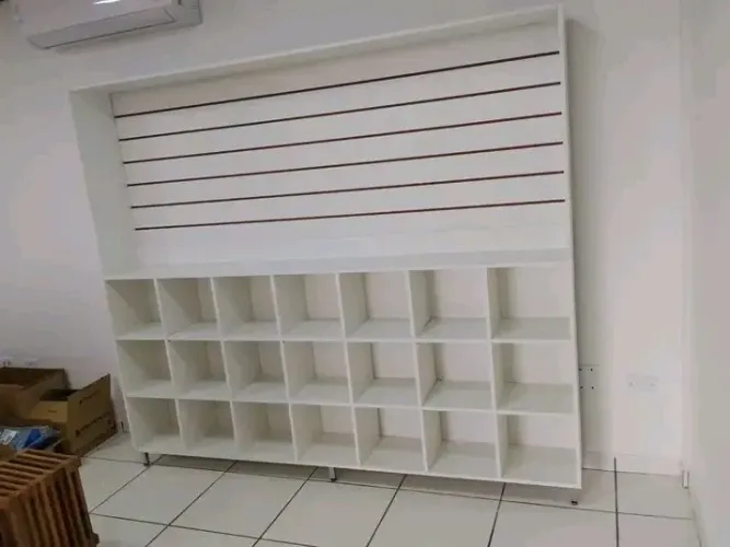 EXPOSITOR COLMEIA CANALETADO IDEAL PARA COMÉRCIO/LOJA MDF NOVO 