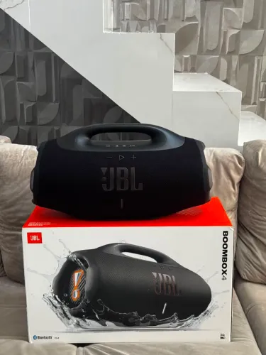 Caixa JBL Bombox 4