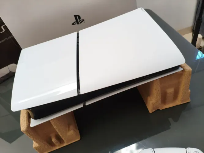 PLAYSTATION 5 SLIM