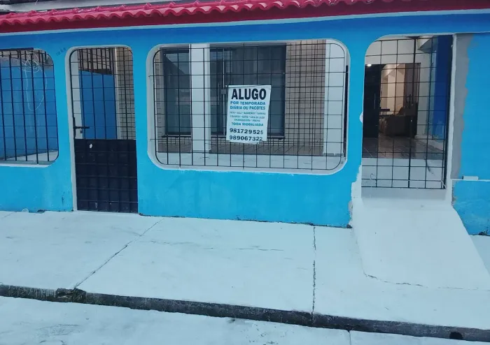 ALUGO CASA EM MOSQUEIRO MOBILIADA A UM QUARTEIRÃO DA PRAÇA MATRIZ DA TAPIOCARIA DA VILA