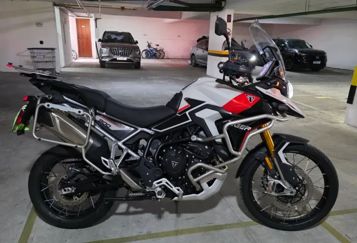 TRIUMPH TIGER 900 RALLY PRO 2024 - APENAS 5.264 KM - ESTADO DE ZERO KM