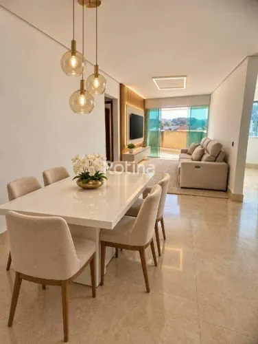 Apartamento à venda no Jardim Botânico, em Uberlândia, com 2 quartos e suíte