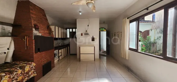 Casa de 122m² com 3 quartos no bairro Balneário
