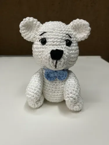 PRONTA ENTREGA Ursinho Branco em Crochê Amigurumi Urso Pequeno Pelúcia Artesanal 