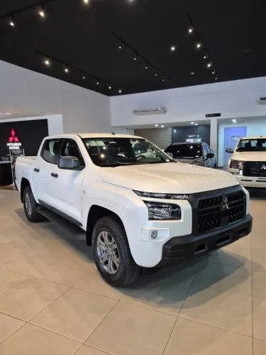 Mitsubishi TRITON GLS 2.4 CD 4X4 TB Diesel Aut. 2027