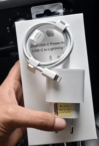 Queima de estoque! Carregador de iPhone novo!! Passo cartão