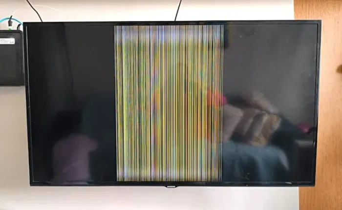 TV Samsung 40" com defeito (display)