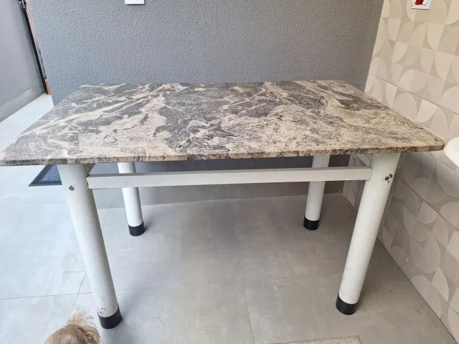 Mesa 200 reais