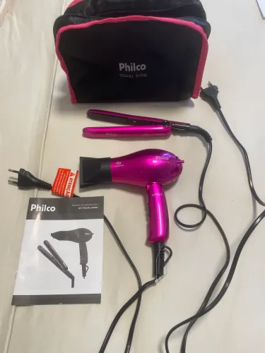 Kit secador e chapinha de viagem.