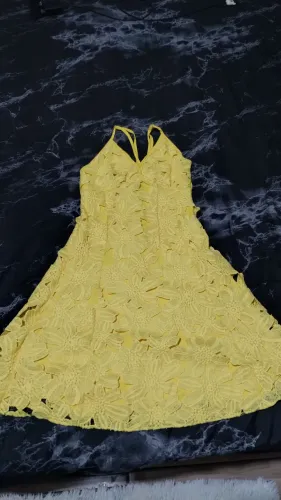vestido (agua e opio) amarelo