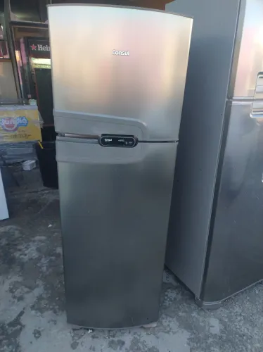 Geladeira Consul 277 litros funcionando perfeitamente