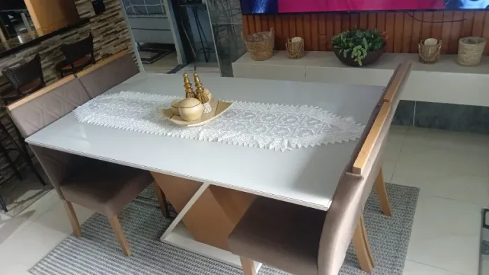 MESA RETANGULAR DE JANTAR, COM 6 CADEIRAS