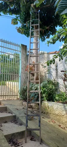 Escada de Madeira - 4,5 Metros