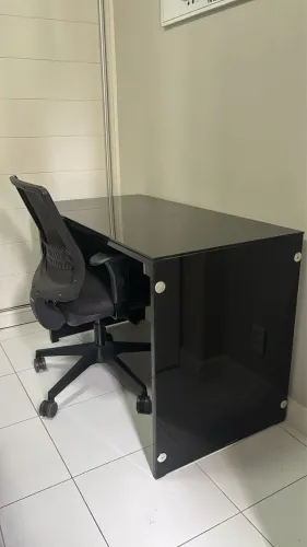Escrivaninha Tok & Stok com Cadeira Ergonômica Flexform
