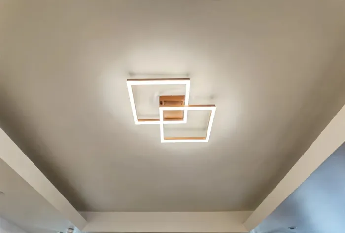 Luminária LED de aros quadrados