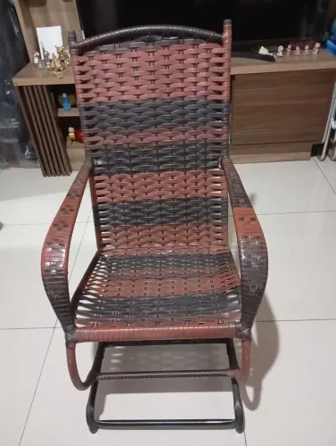 Venda de uma cadeira de balanço conforme a foto