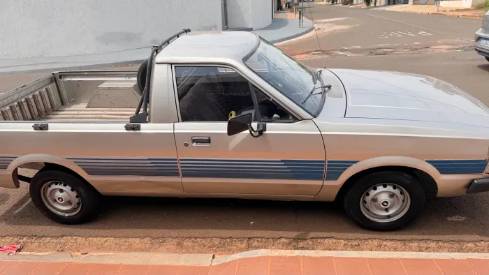 Ford Pampa GL 1.6/ 1.8 (álcool) 1989