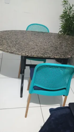 Mesa com 4 cadeiras