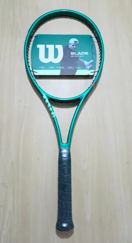 Raquete Wilson Blade Pro 98 V10 16x19