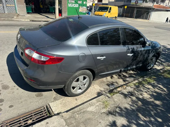 Renault Fluence Sedan Privilège 2.0 16V Flex AUT 2011