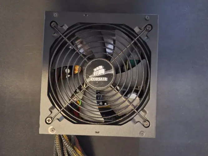 Fonte Corsair CX750
