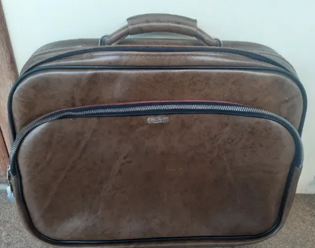 Mala de mão vintage em couro legítimo