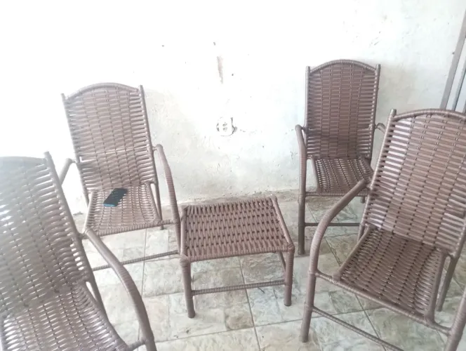 Conjunto Cadeiras com 4 eum centro novo