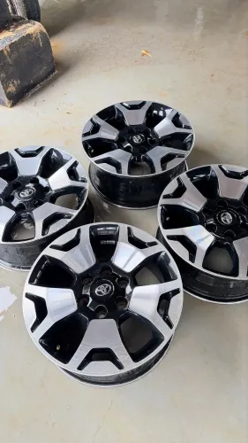 Jogo de rodas Hilux 2020 aro 18 - Original