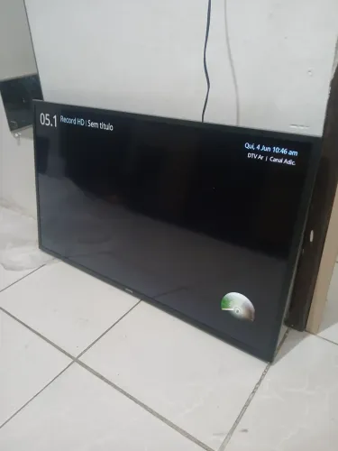 TV 43" tela tremendo e duplicando imagem