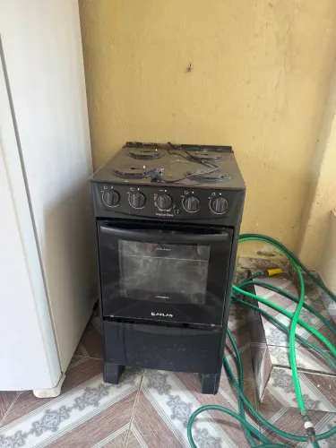 Vende-se fogão 4 bocas 