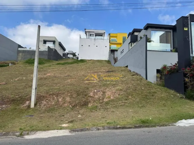 LINDO TERRENO A VENDA CONDOMINIO ARUA BRISAS