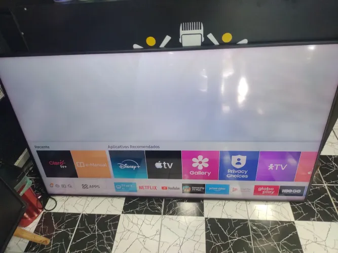 Vendo Smartv Samsung 4k 70 polegadas top de linha em estado de nova conforme fotos