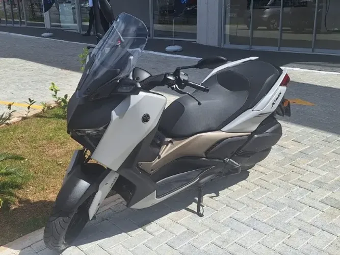 YAMAHA XMAX 250 CONNECTED ABS 2025, Cor Cinza, com 4860 KM, muito nova, com manual e NF