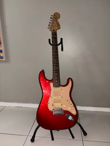 Guitarra Squier Stratocaster HSS standard séries